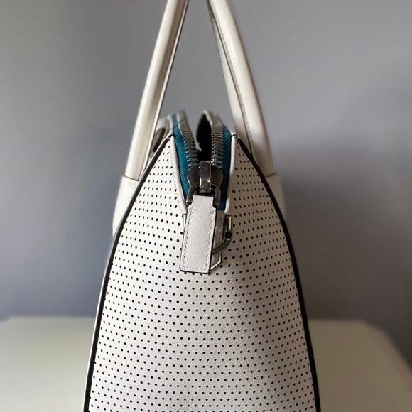 Givenchy Antigona Small - Picture 6 of 9